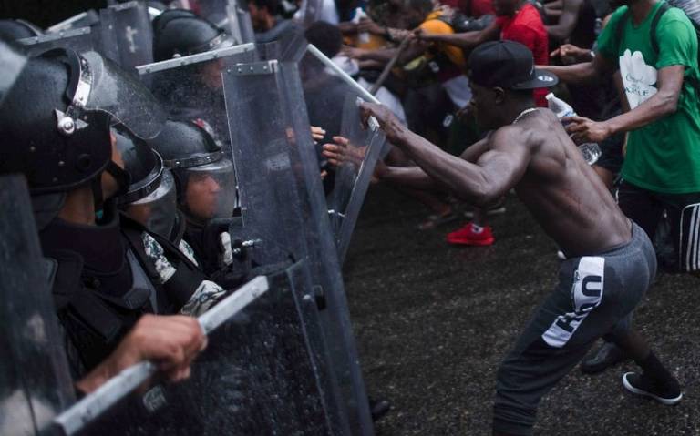 INM reprueba actos de violencia contra la caravana migrante El